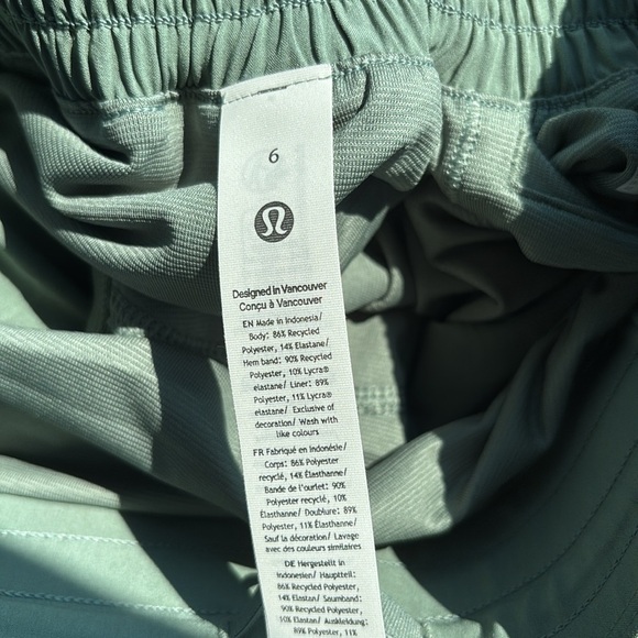 LULULEMON HOTTY HOT HR SHORTS 2.5” in GRAY EUCALYPTUS SZ 6 NWT - Picture 8 of 9